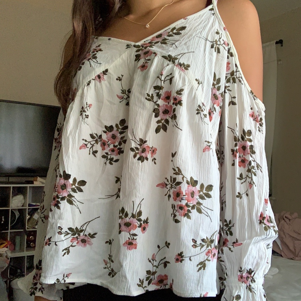 American Eagle top